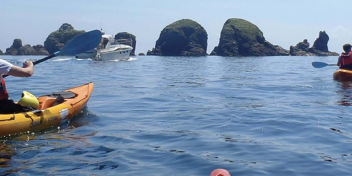 Kayaking in Sark